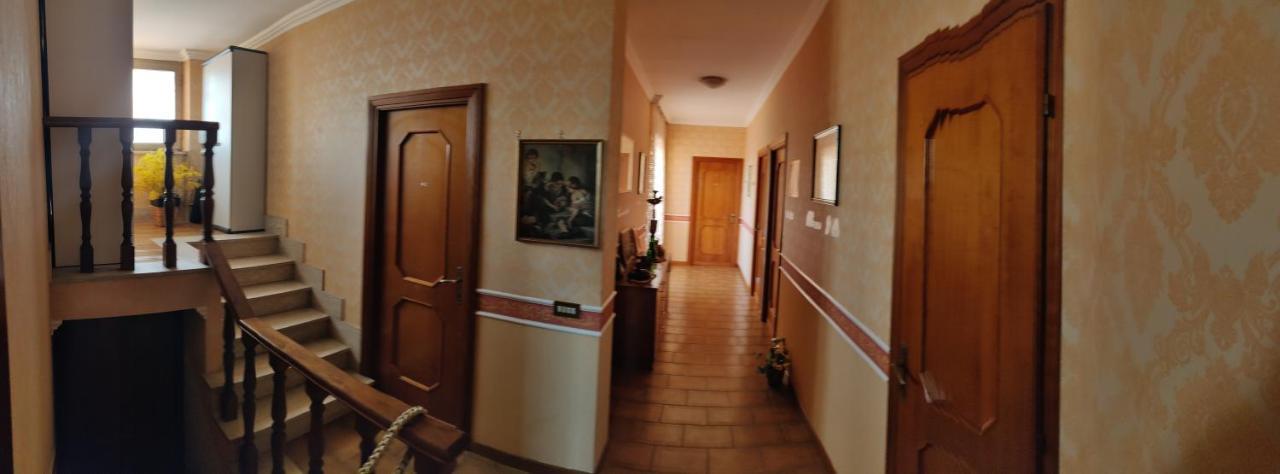 ホテル Hillary House フィウミチーノ エクステリア 写真